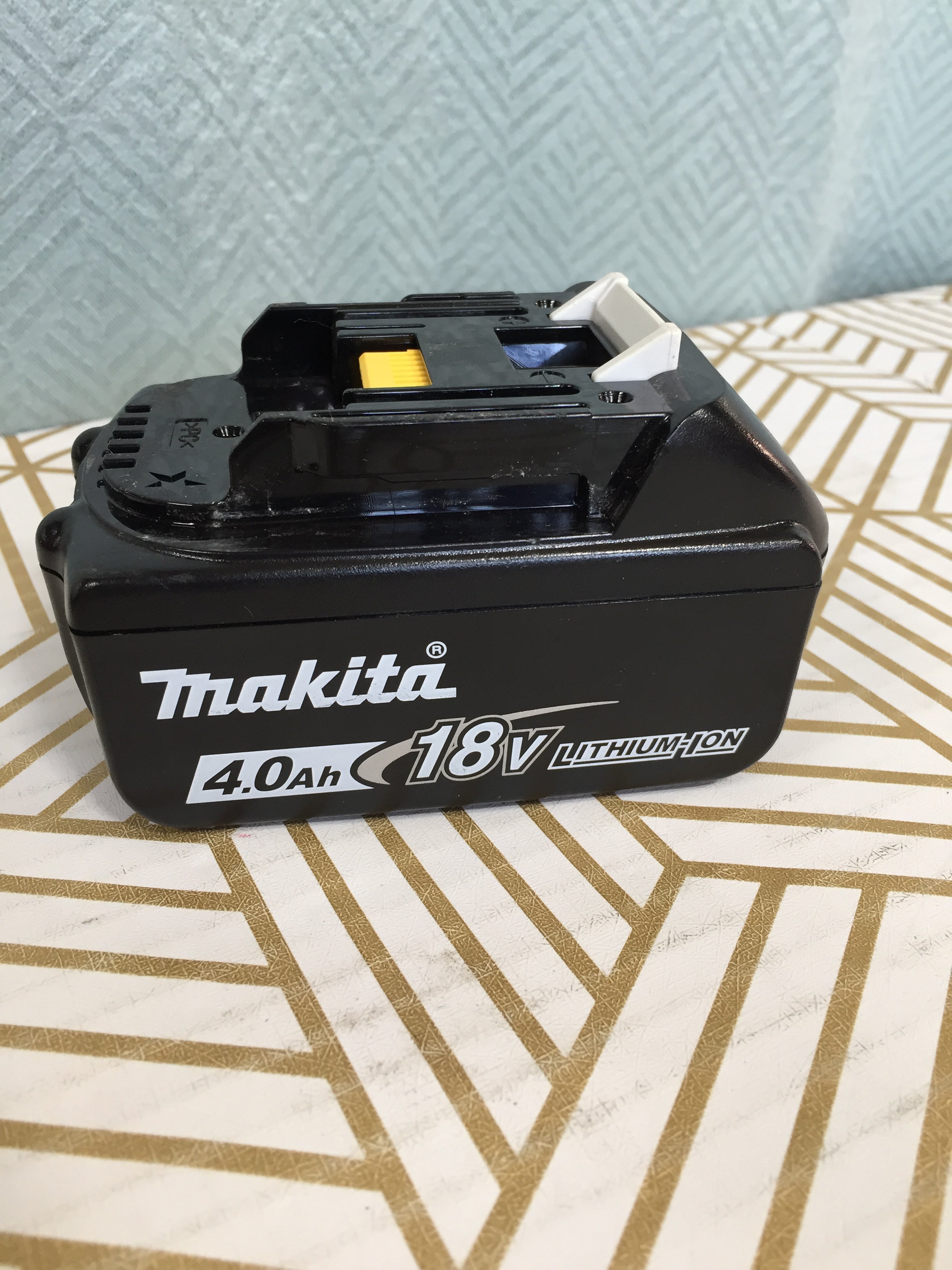 Genuine Makita BL1840B 18V LXT Lithium-Ion 4.0Ah Battery (7856386638062)